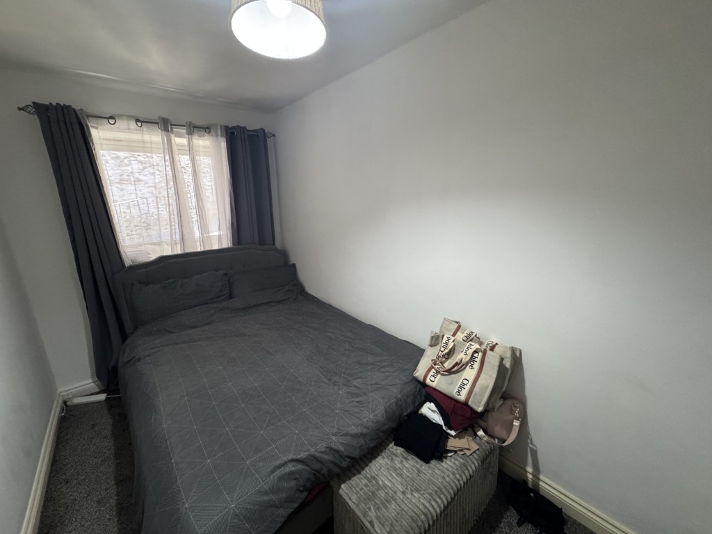 Lot: 63 - RESIDENTIAL INVESTMENT IN POPULAR LOCATION - Bedroom two